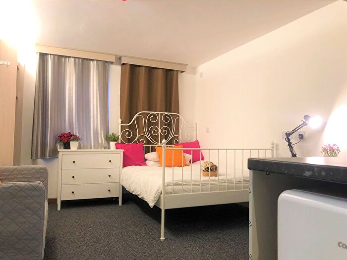 1 Bedroom Studio To Rent In Charter Avenue, Coventry, CV4