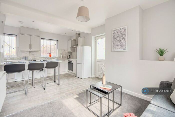 4 Bedroom Terraced House To Rent In Thicket Avenue, Bristol, BS16