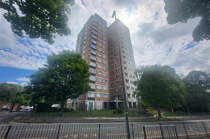 2 Bedroom Flat For Sale In Roughwood Drive, Liverpool, L33