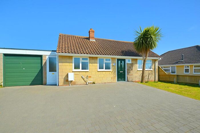 2 Bedroom Detached Bungalow For Sale In Short Walk To Beach * Yaverland, PO36