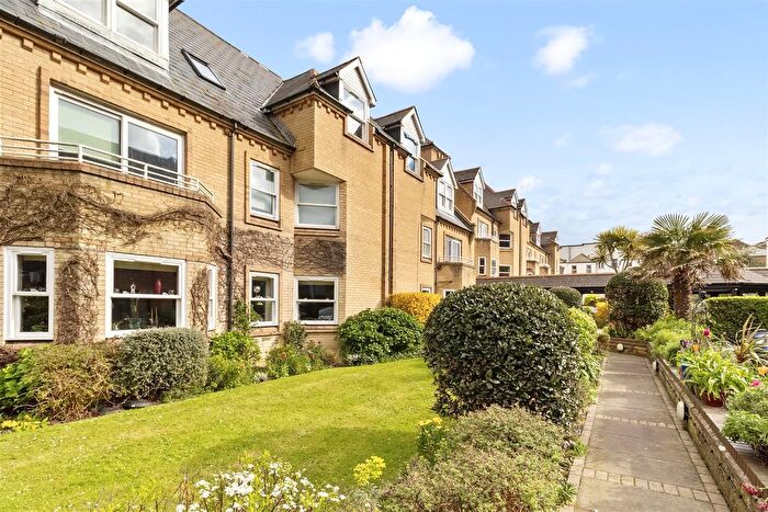 1 Bedroom Flat For Sale In West Street, Worthing, BN11