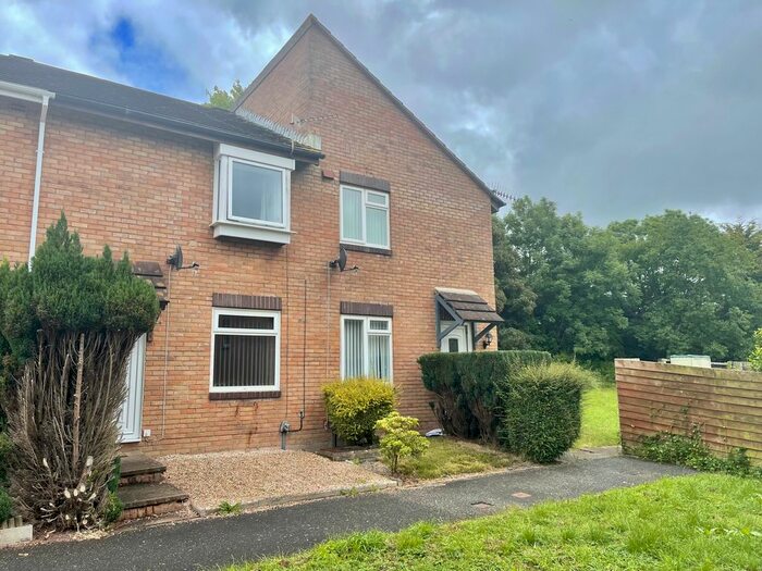 3 Bedroom End Of Terrace House To Rent In Valley Path, Newton Abbot, TQ12