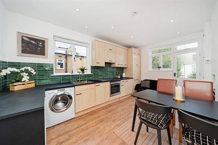 2 Bedroom Maisonette For Sale In Rothesay Avenue, Wimbledon Chase, SW20