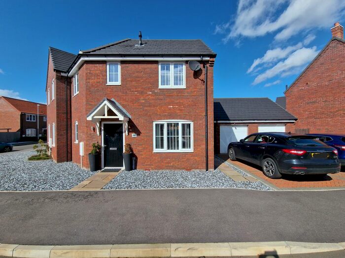 3 Bedroom Semi-Detached House To Rent In Willow Court, Cowbit, PE12