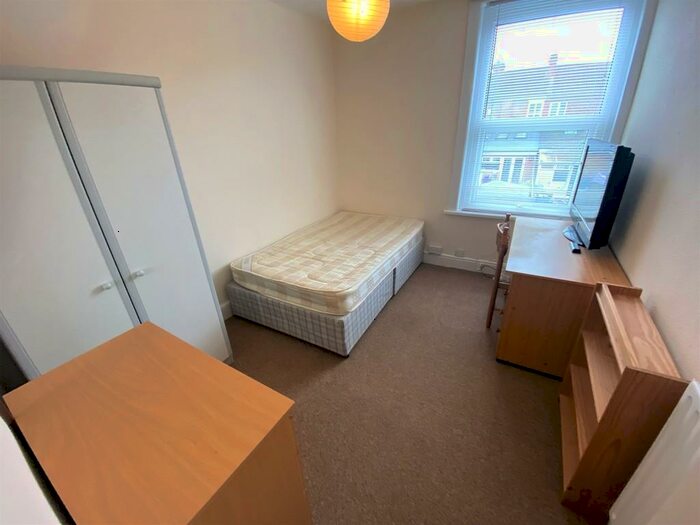 1 Bedroom Property To Rent In Pretoria Road, Southsea, PO4