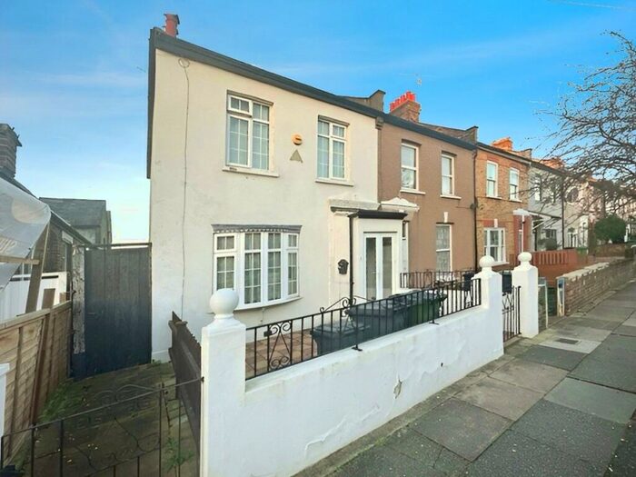 3 Bedroom End Of Terrace House To Rent In Glenfarg Road, London, SE6