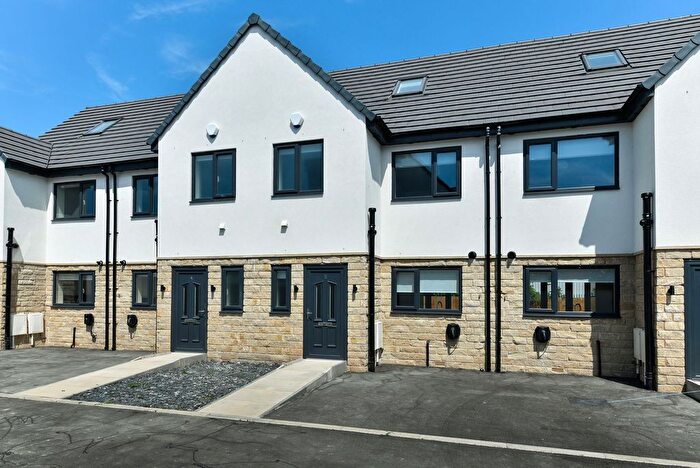 4 Bedroom Semi Detached House To Rent In Twist Mill Close, Bulwell, NG6