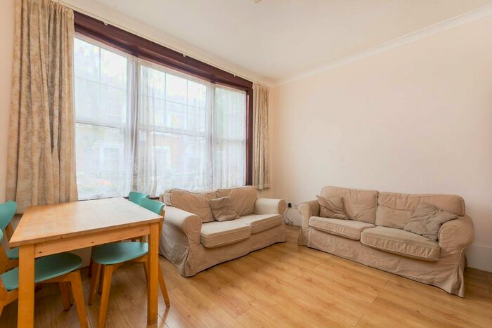 3 Bedroom Maisonette To Rent In Northcote Avenue, Ealing Broadway, London, W5