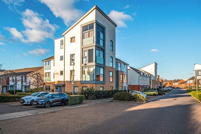 1 Bedroom Flat To Rent In Puffin Way, Reading, RG2