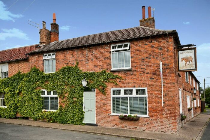 4 Bedroom Semi-Detached House For Sale In Sleaford Road, Beckingham, Lincoln, LN5