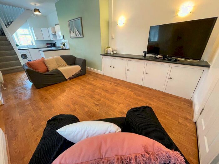 2 Bedroom Flat To Rent In Falkner Square, L8