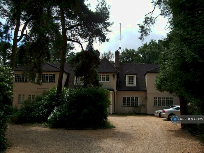 1 Bedroom Flat To Rent In Lakeside, Finchampstead, Wokingham, RG40