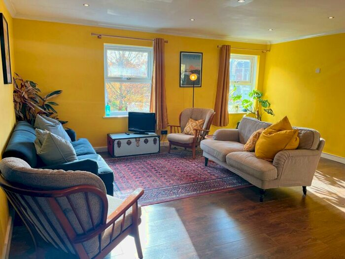 2 Bedroom Apartment To Rent In Station Road, Keynsham, Bristol, BS31