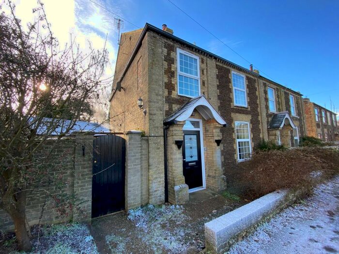 4 Bedroom Semi-Detached House To Rent In Bexwell Road, Downham Market, PE38