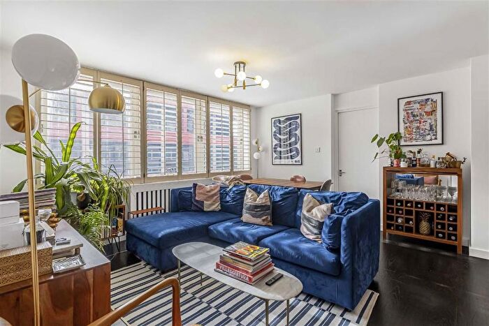 2 Bedroom Flat For Sale In Britton Street, Farringdon, EC1M