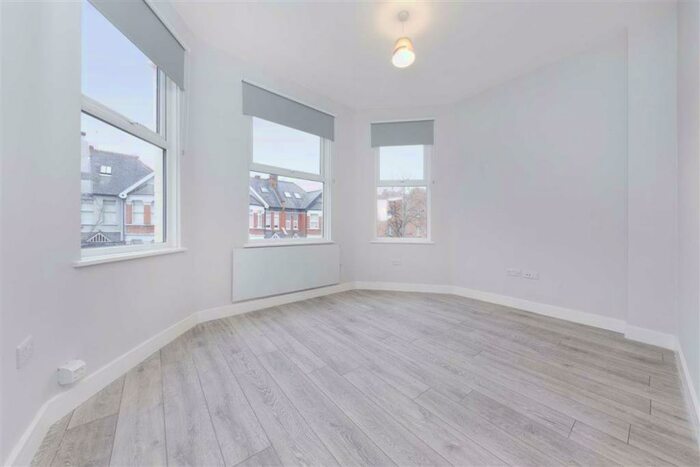 1 Bedroom Flat To Rent In Rondu Road, Cricklewood, NW2