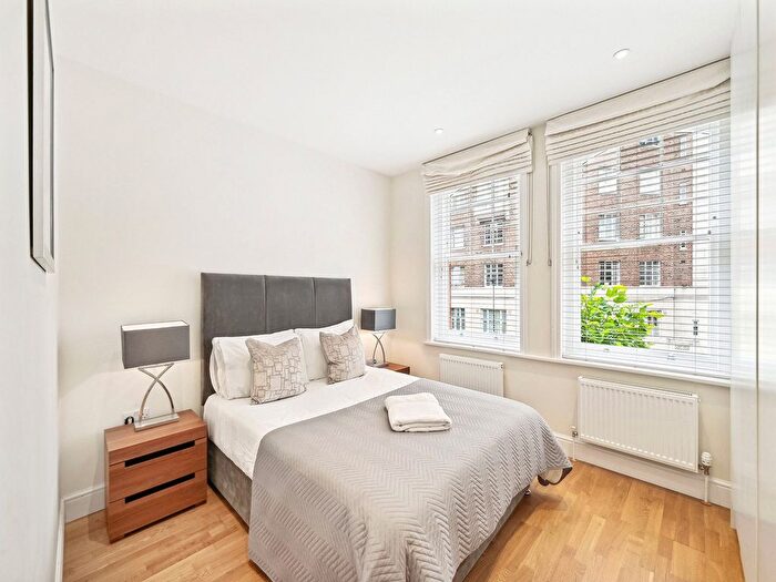 3 Bedroom Flat To Rent In Hamlet Gardens, King Street, W6