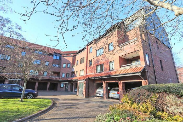 2 Bedroom Flat To Rent In Rownham Mead, Bristol, BS8
