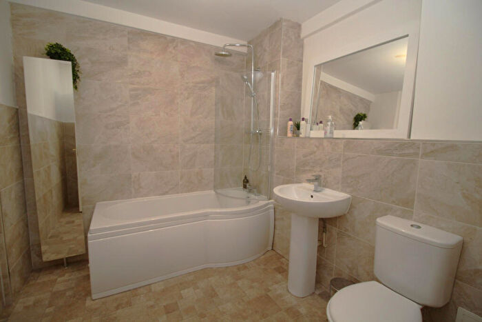 2 Bedroom Apartment To Rent In Tuscany House, Dickinson Street, Manchester, M1