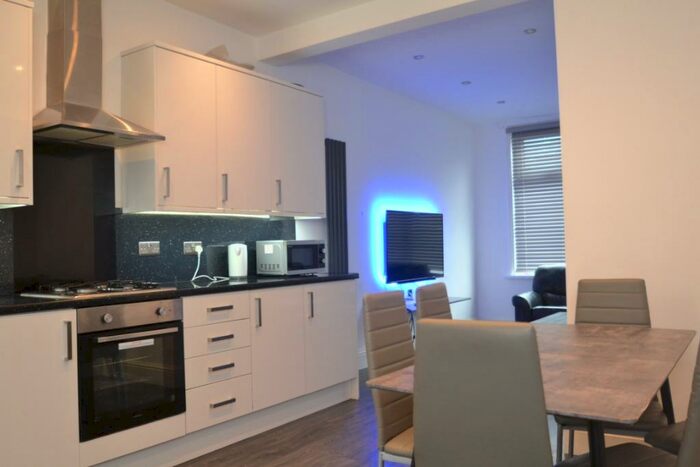 6 Bedroom Terraced House To Rent In Moseley Road, Fallowfield, Manchester, M14