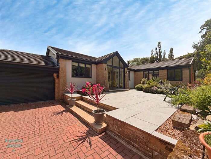 3 Bedroom Detached Bungalow For Sale In Lindrick Road, Woodsetts, Worksop, S81