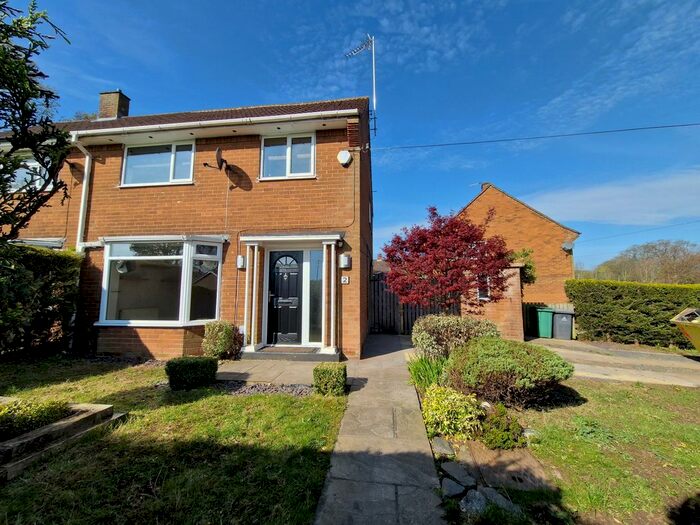 3 Bedroom Semi-Detached House To Rent In West Park Close, Leeds, LS8