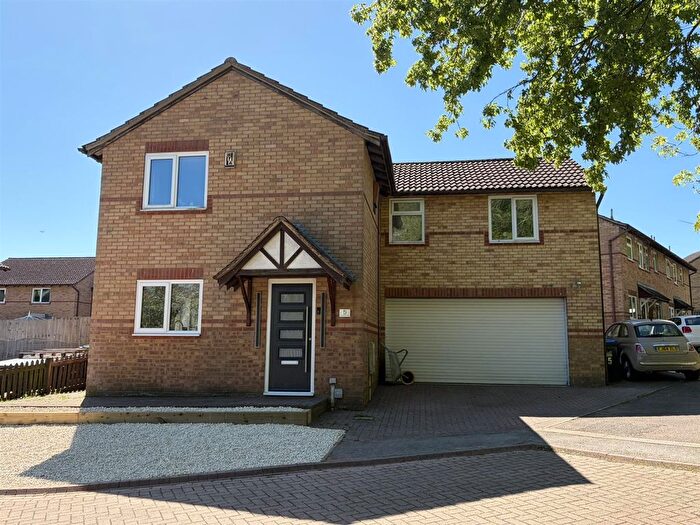 4 Bedroom Property For Sale In Rockingham Close, Daventry, NN11