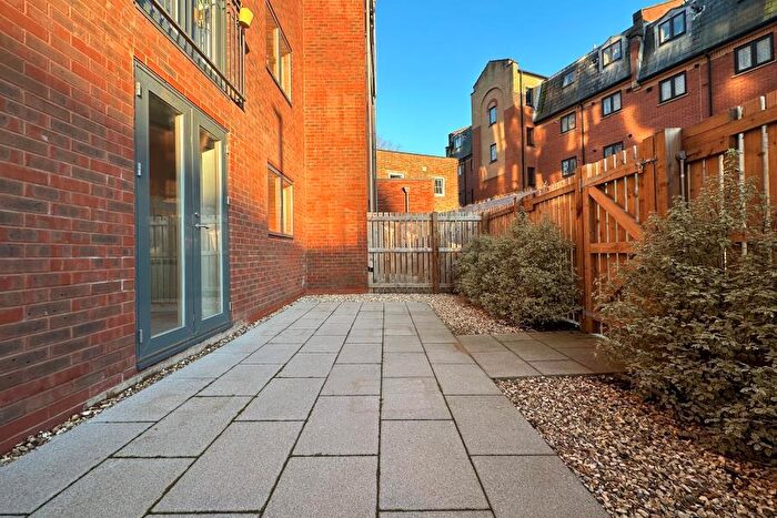 1 Bedroom Apartment To Rent In Redcross Street- Old Market, BS2