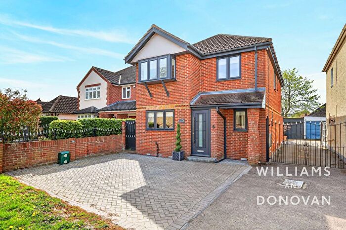 3 Bedroom Detached House For Sale In London Road, Benfleet, SS7