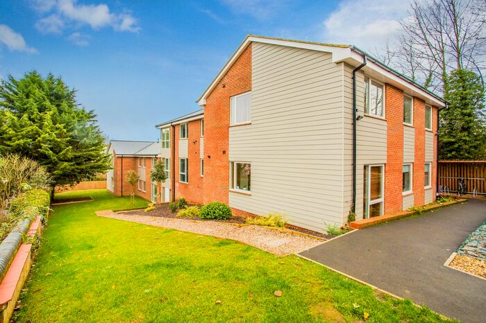 2 Bedroom Flat To Rent In Moreton Road, Buckingham, MK18