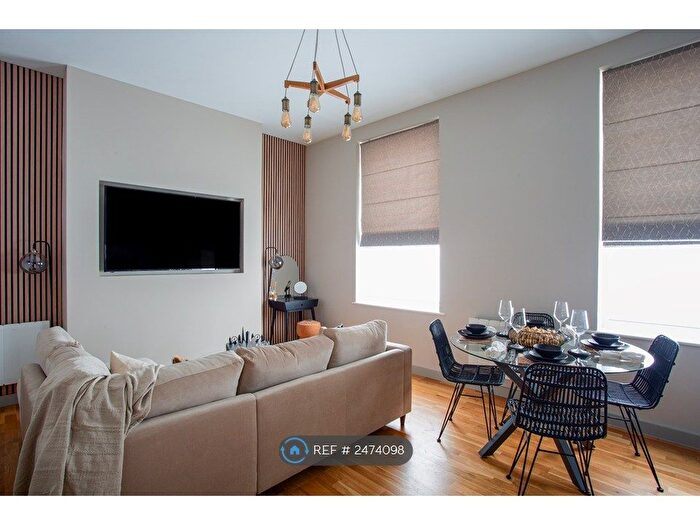 2 Bedroom Flat To Rent In Eden Grove, London, N7