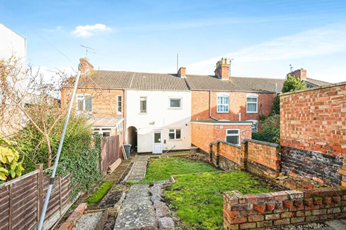 3 Bedroom Terraced House For Sale In Ford Street, Kettering, NN16
