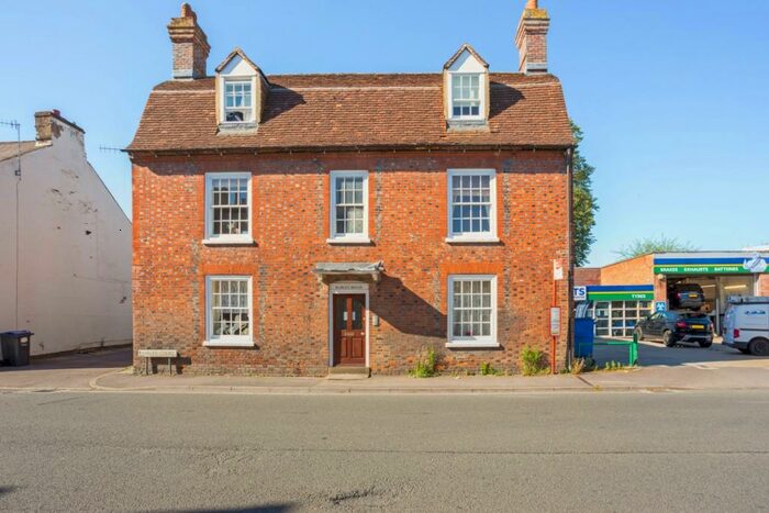 1 Bedroom Flat To Rent In London Road Marlborough, SN8