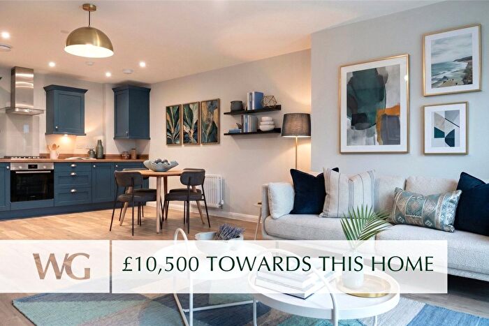2 Bedroom Flat For Sale In Alphington, Exeter, EX2