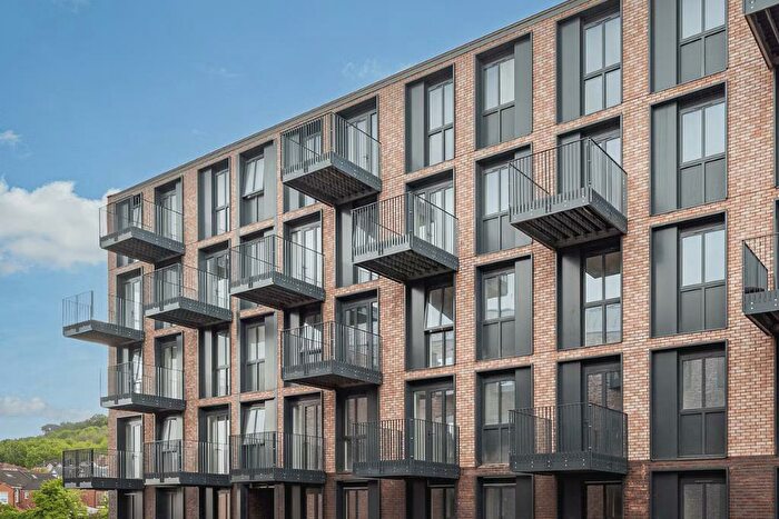 2 Bedroom Apartment To Rent In Leigh Street, High Wycombe, HP11