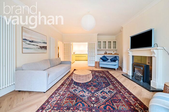 2 Bedroom Flat To Rent In Adelaide Crescent, Hove, East Sussex, BN3