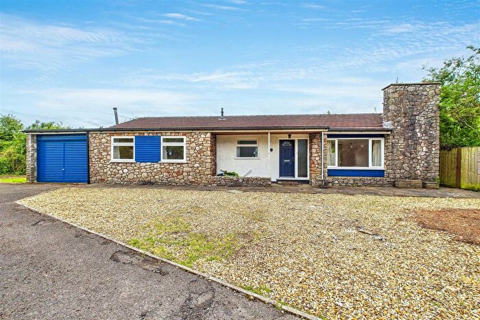 3 Bedroom Detached Bungalow For Sale In Cabot Way, Pill, Bristol, BS20