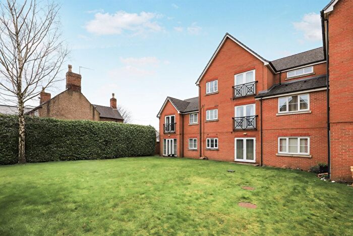 2 Bedroom Flat For Sale In Prestwood Road, Near New Cross Wednesfield, Wolverhampton, WV11