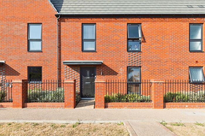 2 Bedroom Maisonette For Sale In Katahdin Grove, Whitehouse, Milton Keynes, MK8