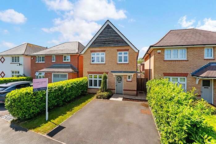 3 Bedroom Detached House For Sale In Moorgate Drive, Astley, Manchester, M29