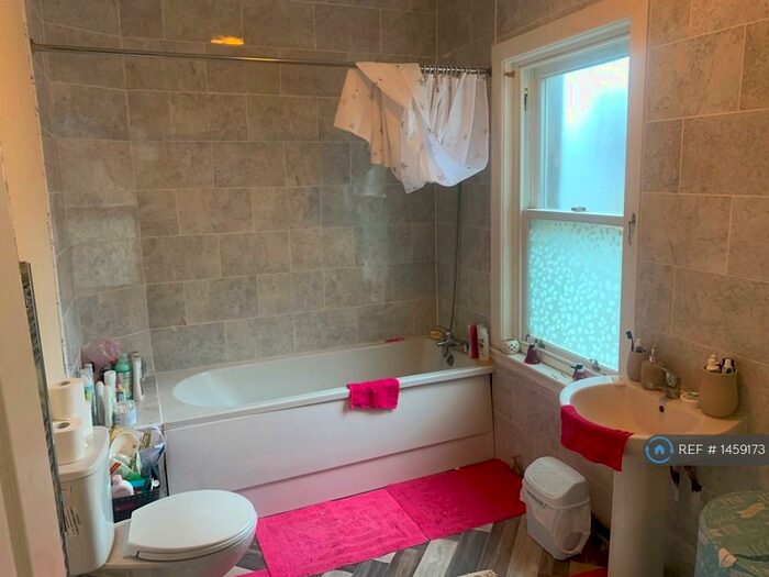 1 Bedroom Flat To Rent In New Market Street, Colne, BB8