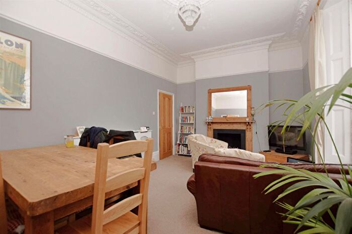 2 Bedroom Flat To Rent In Sydenham Road, Cotham, BS6