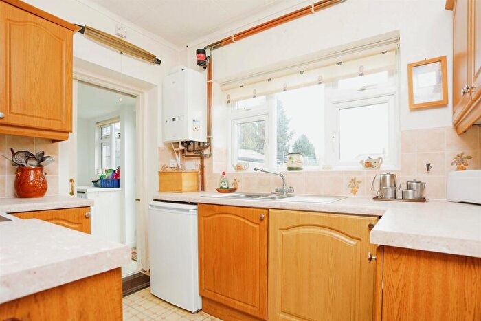 3 Bedroom Semi-Detached House For Sale In Woodnewton Drive, Leicester, LE5