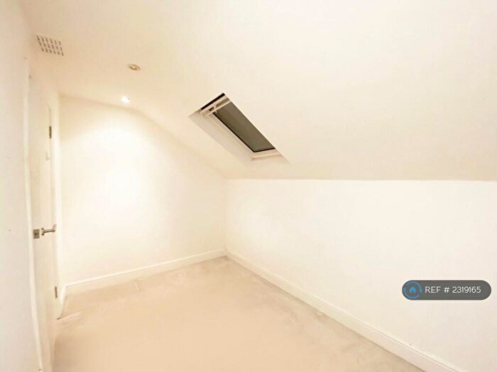 1 Bedroom Flat To Rent In Farnley Road, London, SE25