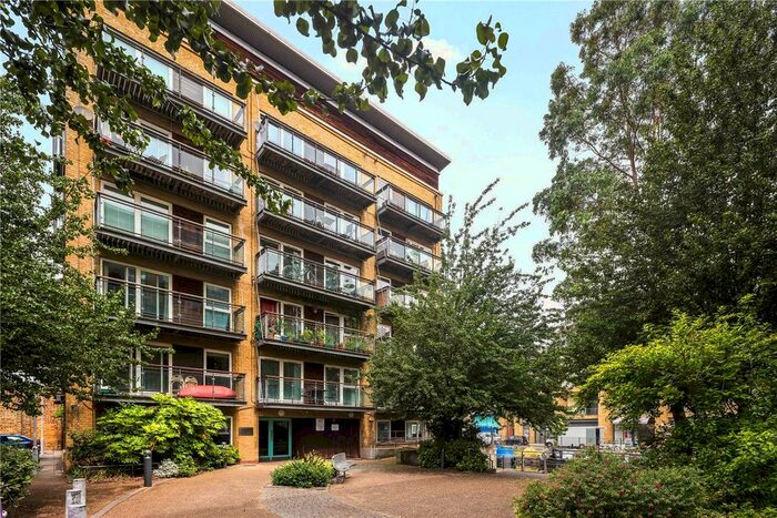 2 Bedroom Flat To Rent In Alexandra Wharf, Darwen Place, London, E2