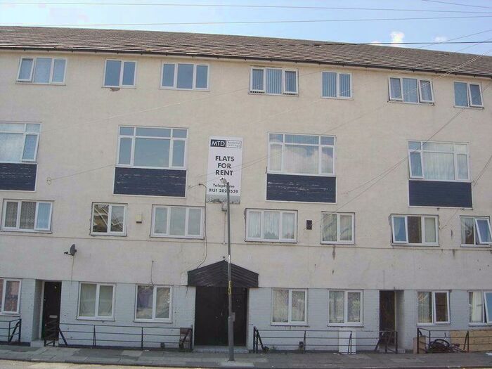3 Bedroom Flat To Rent In Reading Street, L5