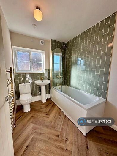 2 Bedroom Maisonette To Rent In Thoresby Court, Nottingham, NG3