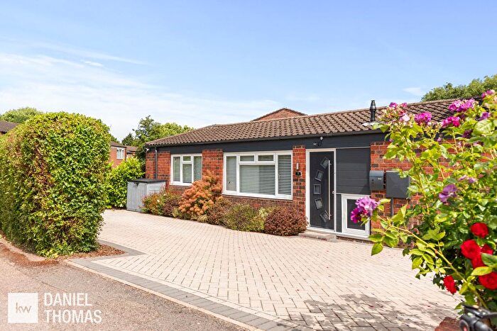 1 Bedroom Bungalow For Sale In Southweald Drive, Waltham Abbey, EN9