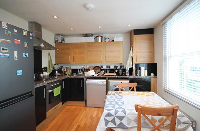 1 Bedroom Flat To Rent In Packington Street, Angel, N1