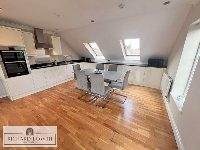 3 Bedroom Flat For Sale In Park Lane, Poynton, SK12